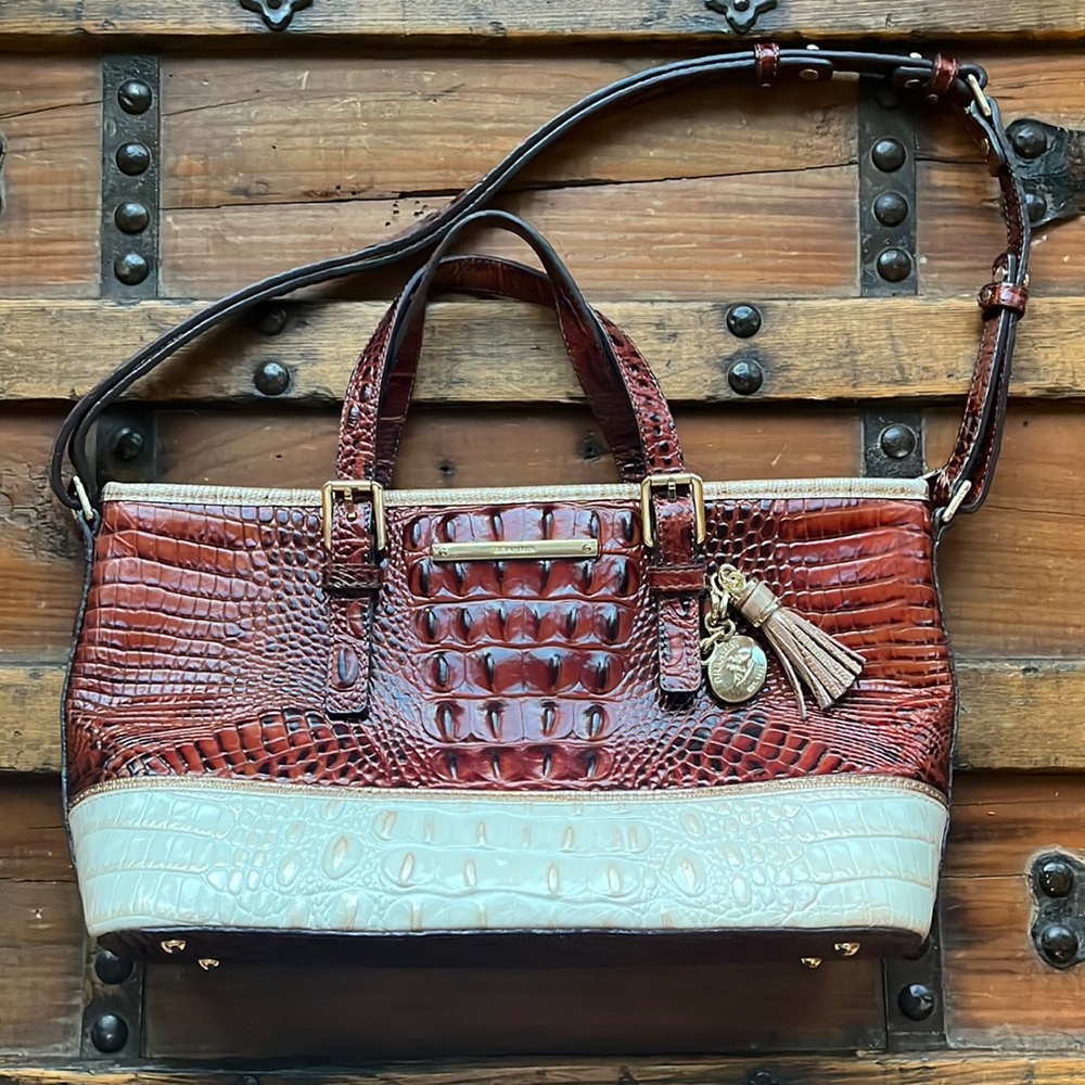 Brahmin handbag. Excellent condition. No stains or signs of wear.